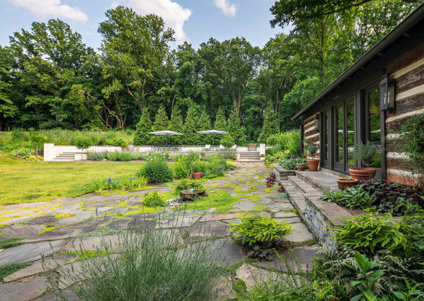 Traditional Garden by Horn & Co. (Previously JHLA)