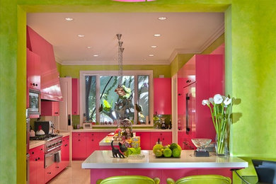 Kitchen - modern kitchen idea in Los Angeles