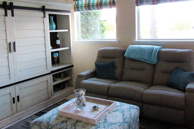 Family room - family room idea in Orlando
