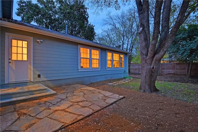 Arts and crafts exterior home photo in Austin