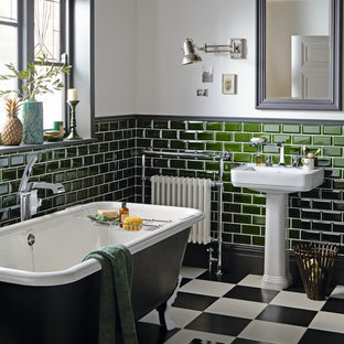 Mittelgroße Badezimmer mit Waschtischkonsole Ideen, Design & Bilder