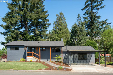 Exterior home photo in Portland