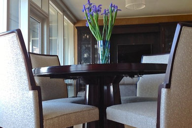 Inspiration for a contemporary dining room remodel in Chicago