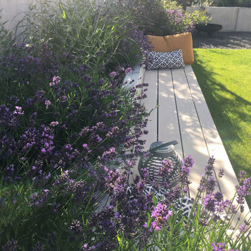 Cosy & modern - Gartengestaltung mit Terrasse, Blühhecken, Feuerstelle