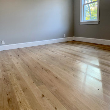 HUNTINGTON: 8" & 4" CHARACTER GRADE HERITAGE WHITE OAK INSTALLED & FINISHED