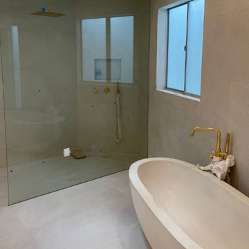 Contemporary + Modern Bathrooms