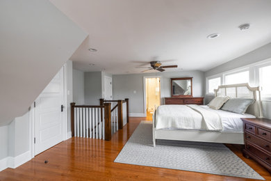 This is an example of a traditional bedroom in Philadelphia.