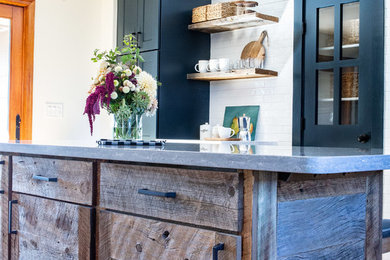 Home design - contemporary home design idea in Phoenix