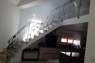 Aménagement d'un escalier contemporain.