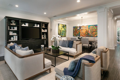 Example of a living room design in Los Angeles