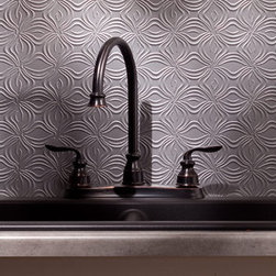 Fasade Lotus, Argent Silver - Home Decor
