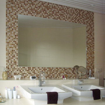 Badspiegel mit Mosaikumrandung in Gold