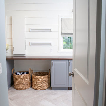 A Stylish and Functional Laundry Room