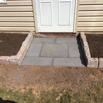 Belgium Block Edging and Flagstone Entrance