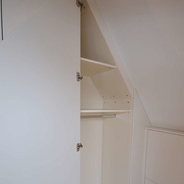 Schlafzimmer rot mit magnolie