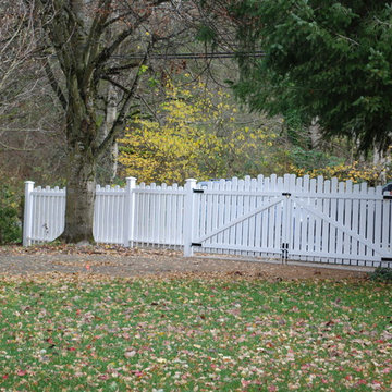 Custom Picket Fence & Gates