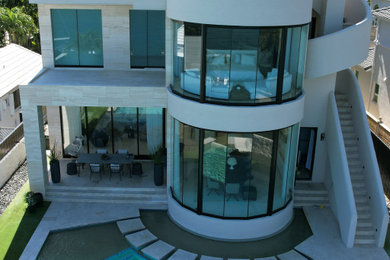 Minimalist exterior home photo in Miami