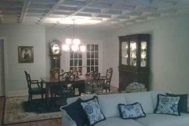 Dining room - coastal dining room idea