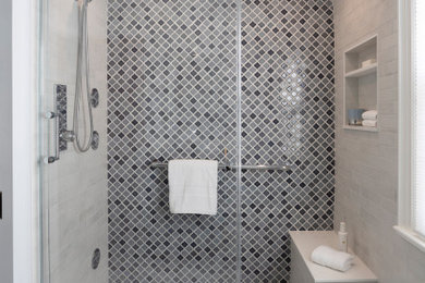 Bathroom - contemporary bathroom idea in New York