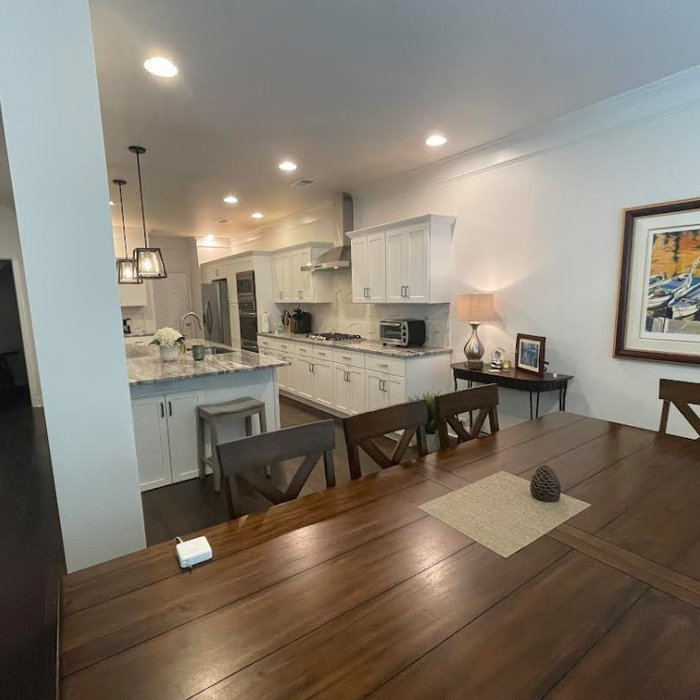 Example of a dining room design in Other