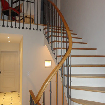 Escalier hélicoïdal chêne et acier très classique