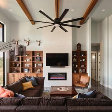 Modern Lakeside Farmhouse Kingsland