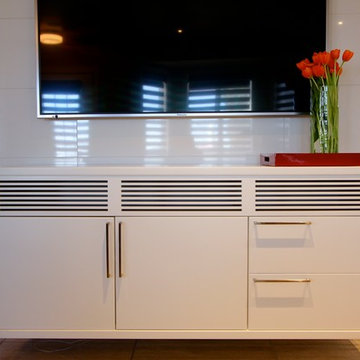 Modern Family Room & Mudroom