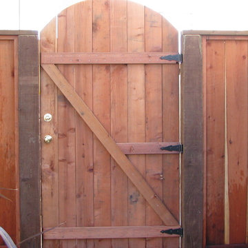 Custom Gate