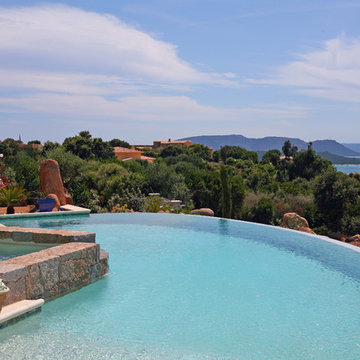 Piscines à débordement