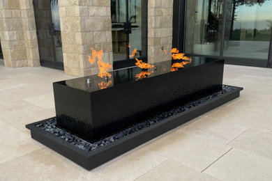 Inspiration for a contemporary patio remodel in Los Angeles