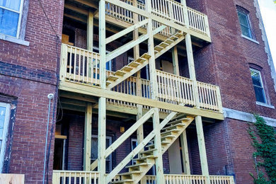 Inspiration for a timeless deck remodel in Kansas City
