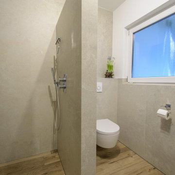 Badezimmer im zeitlosen Design