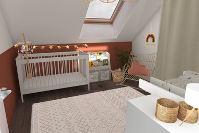 Cette photo montre une chambre de bébé fille exotique de taille moyenne avec un mur orange, sol en stratifié et un sol marron.