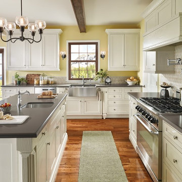 Moen® Weymouth® Traditional Kitchen