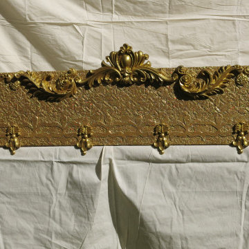 Royalty Cornice Board