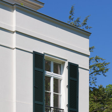 Villa G.