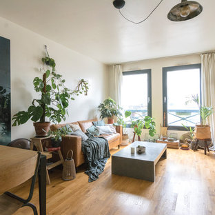 Idée de décoration pour une maison nordique de taille moyenne.