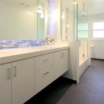 Modern Bathroom Oasis