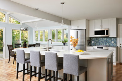 Example of a minimalist kitchen design in Minneapolis