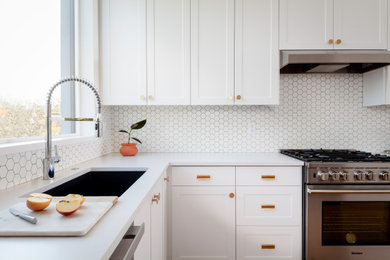 Example of a trendy kitchen design in Portland