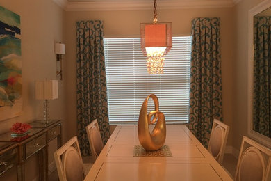 Dining room - contemporary dining room idea in Miami