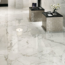 guest bath rm.