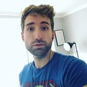 Luke Sneɩɩs foto