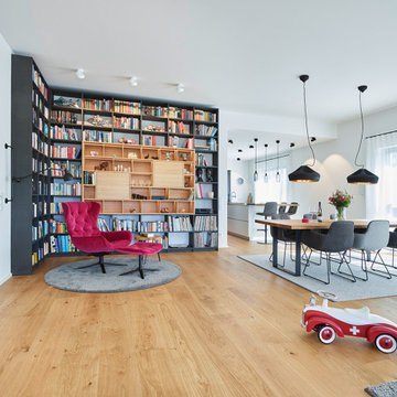 Penthouse in Wiesbaden, Leseecke und Essbereich