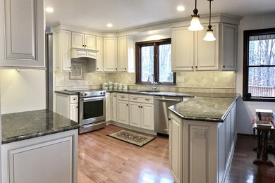 Inspiration for a mid-sized transitional kitchen remodel in Philadelphia