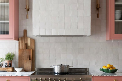 Example of a farmhouse home design design in Seattle