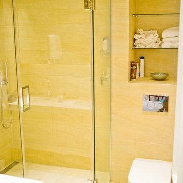 Victorian Apartment - Compact Bathroom