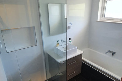 Photo of a modern bathroom in Perth.