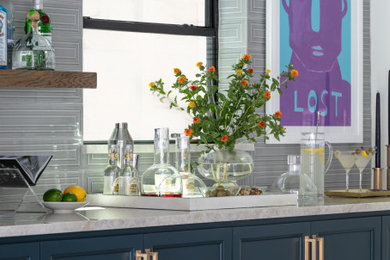 Example of a transitional home design design in Houston