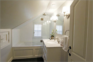 Example of a trendy bathroom design in Boston